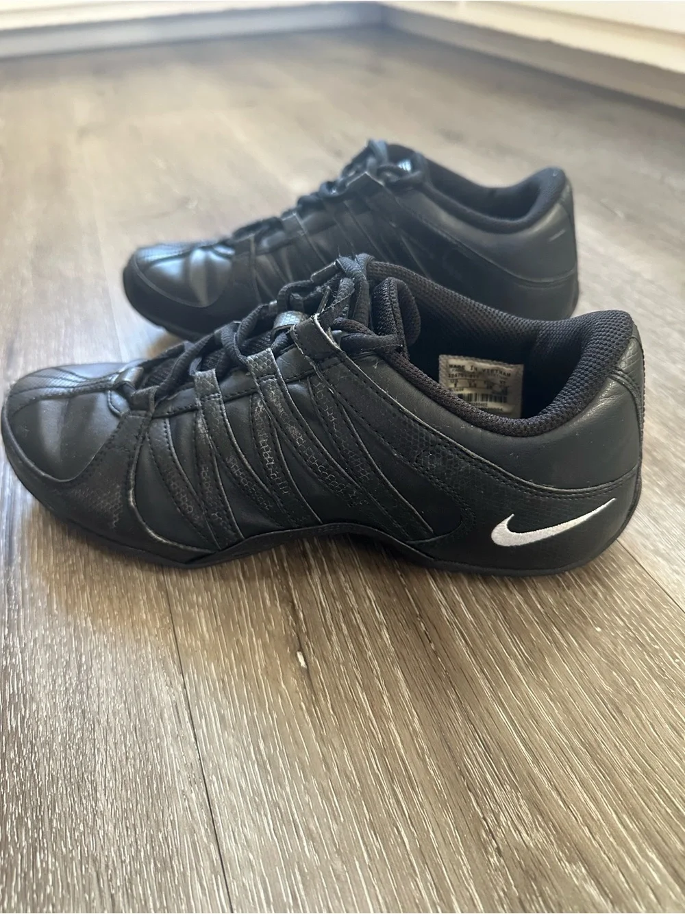Nike women Black Low-Profile Lace-Up Sneakers